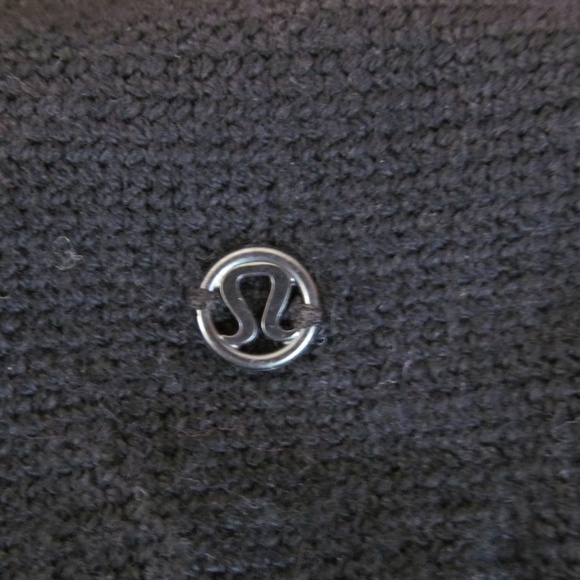 Lululemon Lightweight Boolux Sweater Black Women Size 4- 6? - Picture 11 of 11